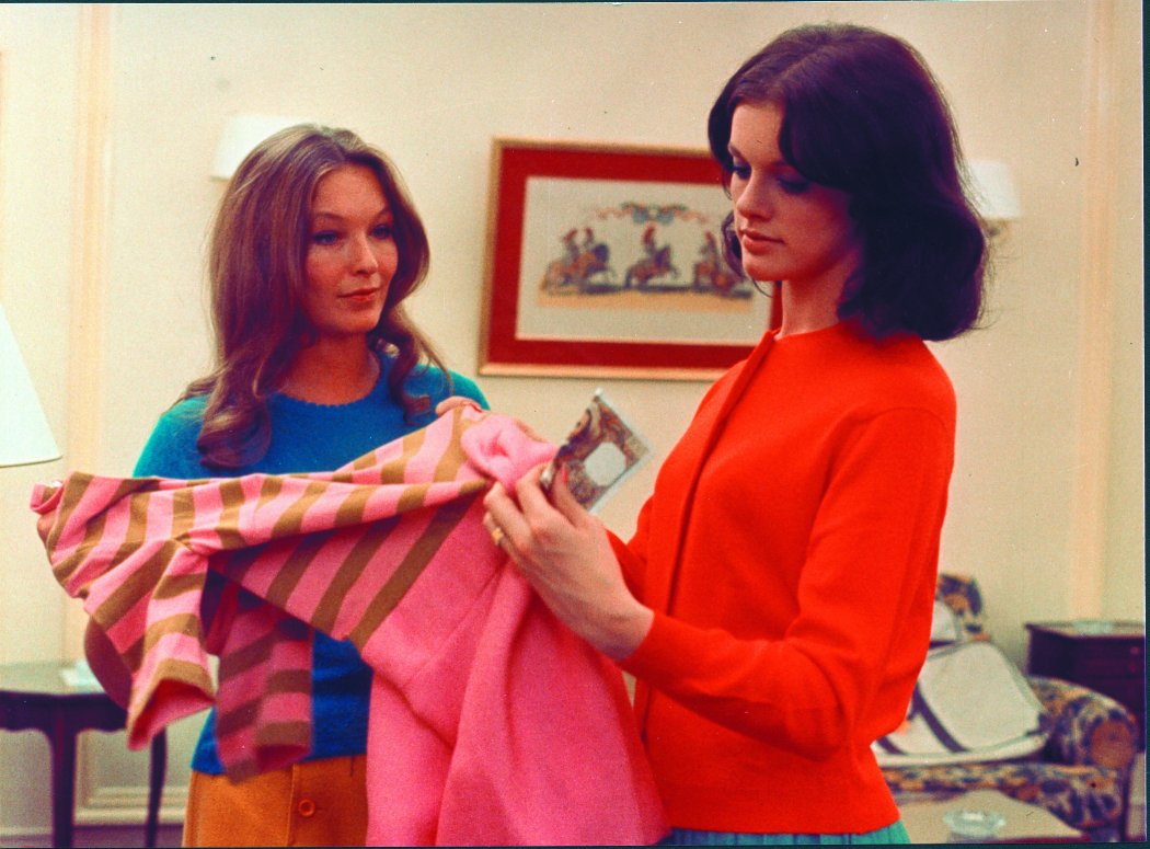 Marina Vlady & Anny Duperey - "Two or Three Things I Know About Her..." (1967)