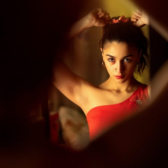 Alia Bhatt as Badrunissa 'Badru' Sheikh in 'Darlings'. Courtesy of Netflix © 2022.