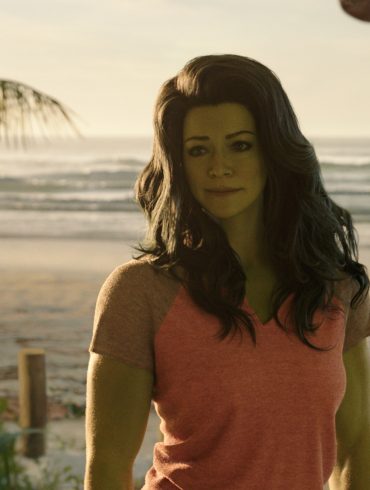 Tatiana Maslany as Jennifer "Jen" Walters/She-Hulk in Marvel Studios' She-Hulk: Attorney at Law, exclusively on Disney+. Photo courtesy of Marvel Studios. © 2022 MARVEL.