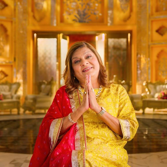 Sima Aunty in 'Indian Matchmaking'. Cr. Courtesy of Netflix © 2022